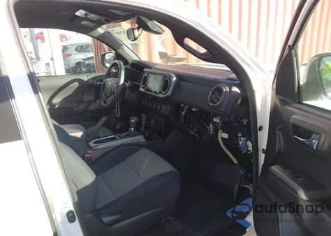 2023 Toyota Tacoma Trd Off Road z USA, uszkodzony, nr VIN 3TMCZ5AN4PM554899